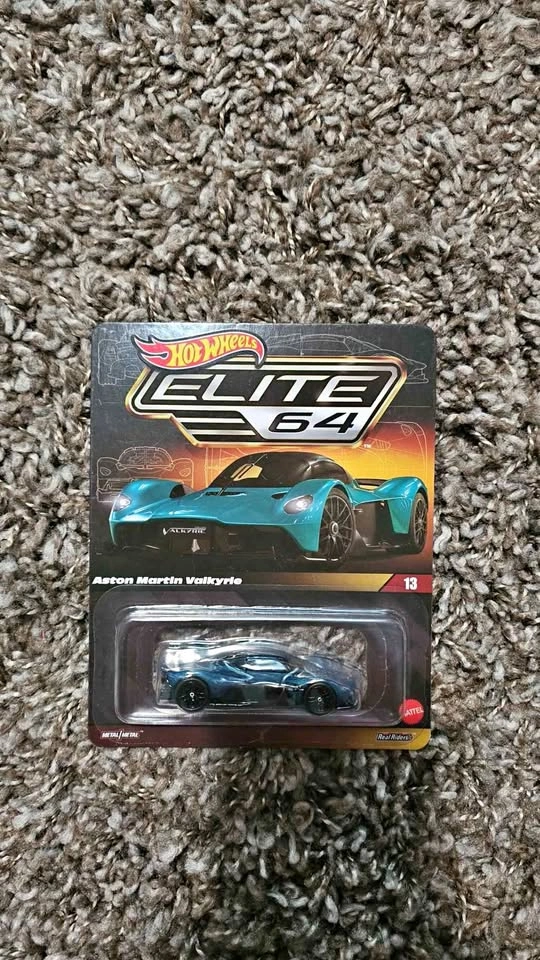 Aston Martin Valkyrie Hot Wheels Elite64 ⚽