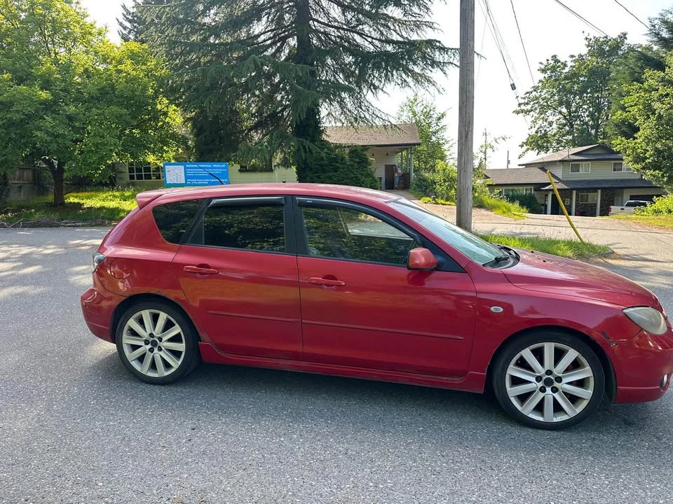 2005 Mazda MAZDA3 Hatchback - photo 2