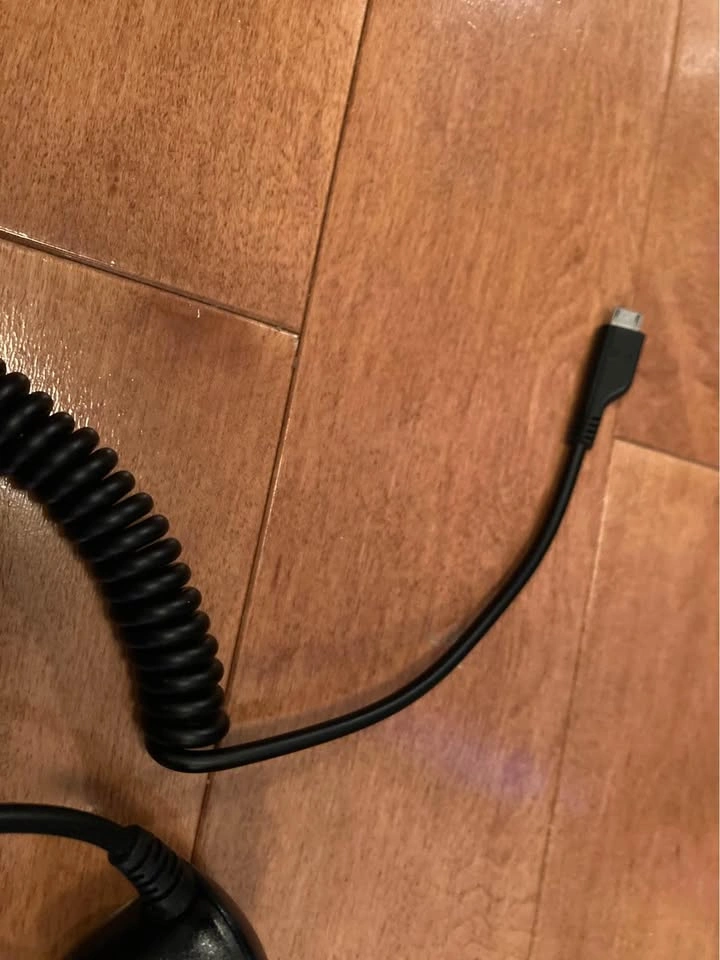 Samsung Car Charger - photo 3