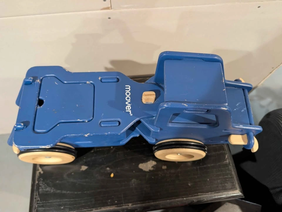 Wooden toy truck - photo 2