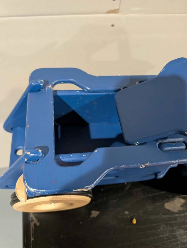 Wooden toy truck - photo 3