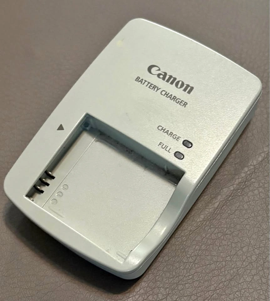 Canon CB-2LY Battery Charger