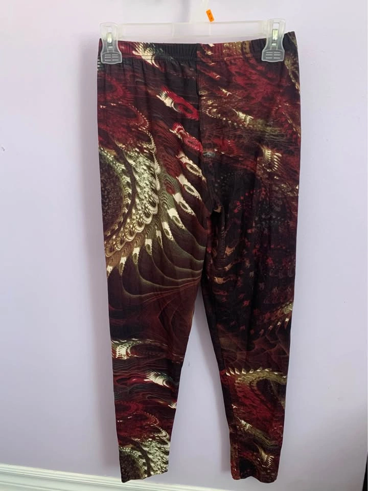 Women Yoga Print Leggings – Burgundy/Gold Pattern – Size M - photo 4