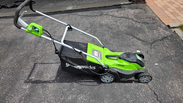 Greenworks 14-Inch 9 Amp Corded Lawn Mower