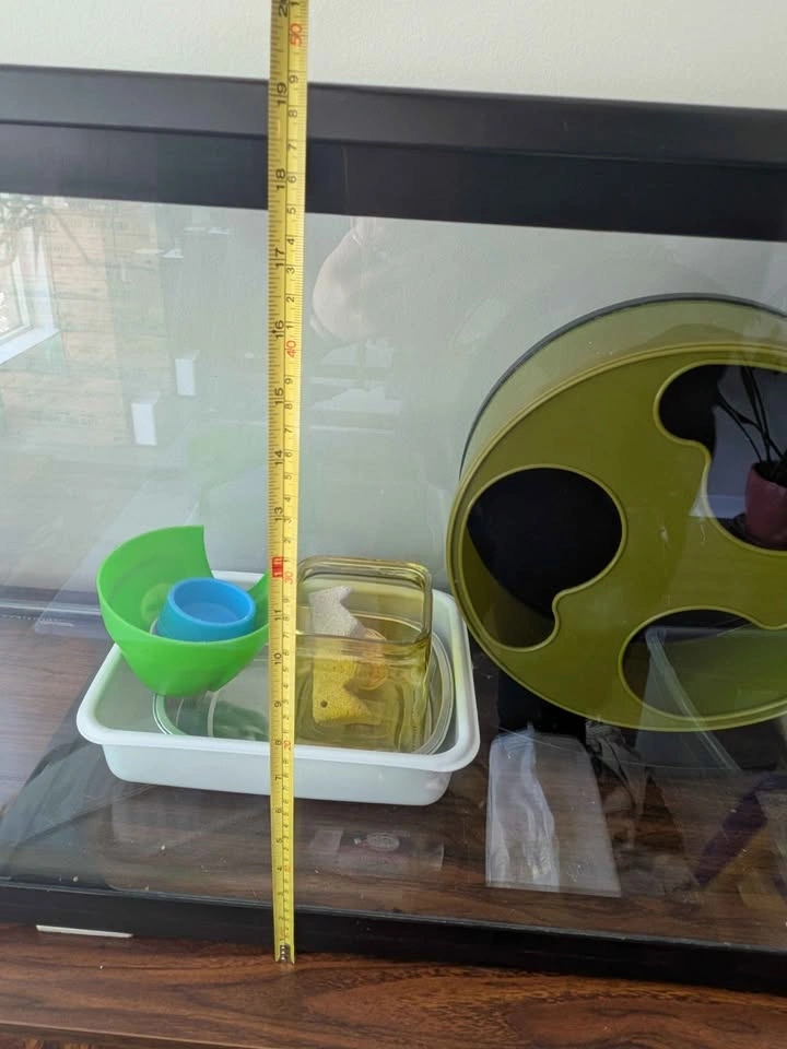 Small Animal Aquarium + Accessories - photo 4