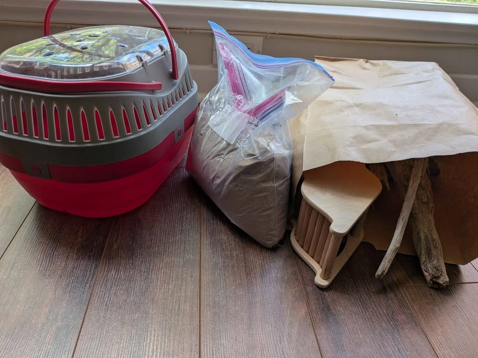 Small Animal Aquarium + Accessories - photo 5