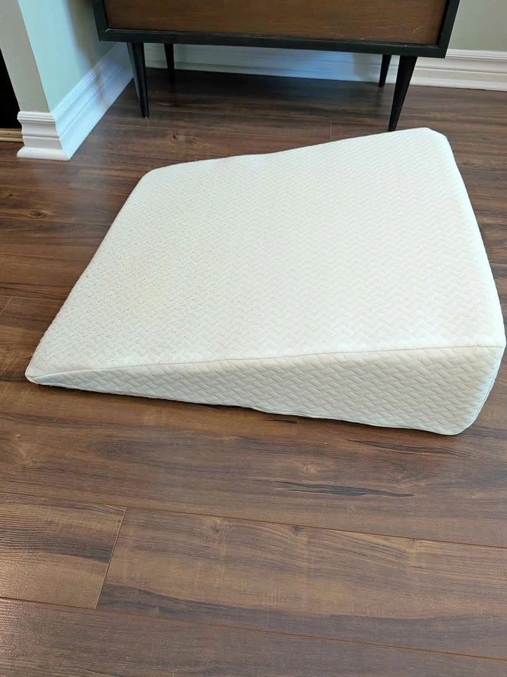 Wedge Pillow