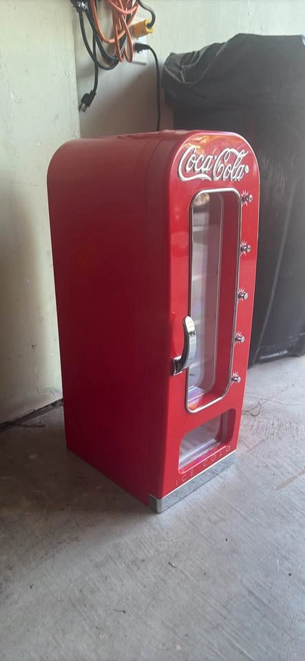 Coca-Cola Mini Fridge Vending Machine - photo 3
