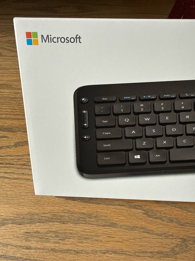 Microsoft All-in-One Media Keyboard - photo 3