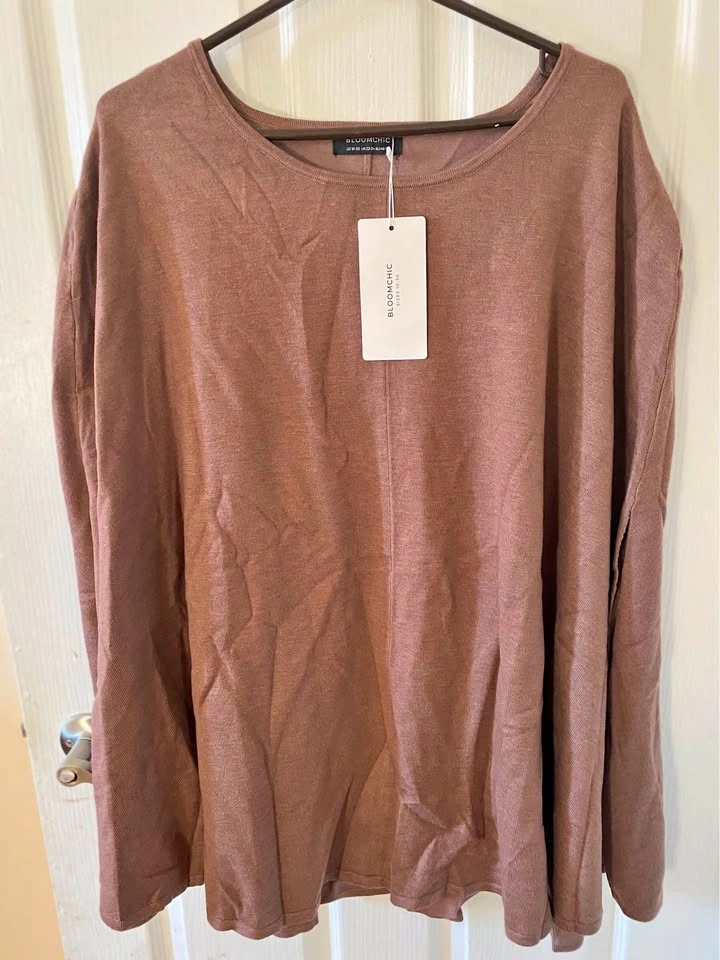 New w/ Tags Women’s 2X Bloomchic Dolman Top