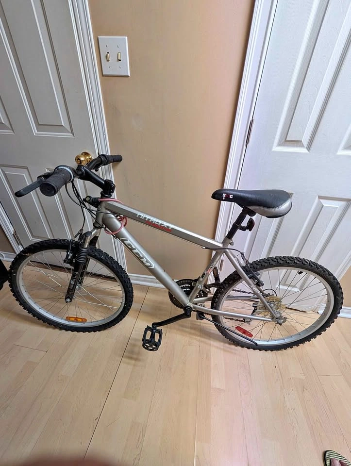 CCM Nitro XT Adult Mountain Bike