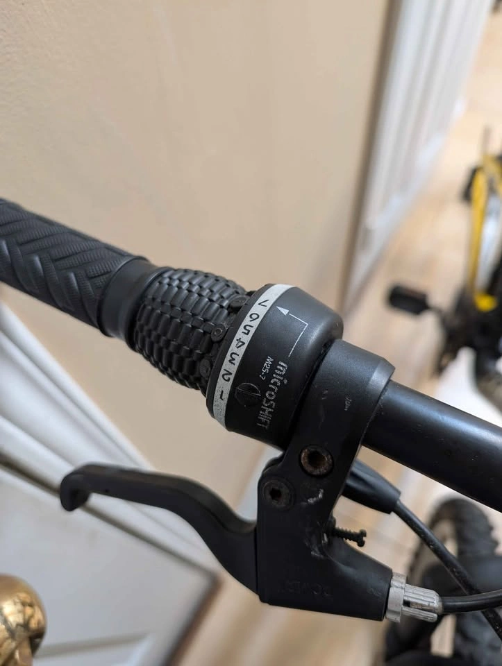 CCM Static Adult Mountain Bike w/ Gears - photo 4