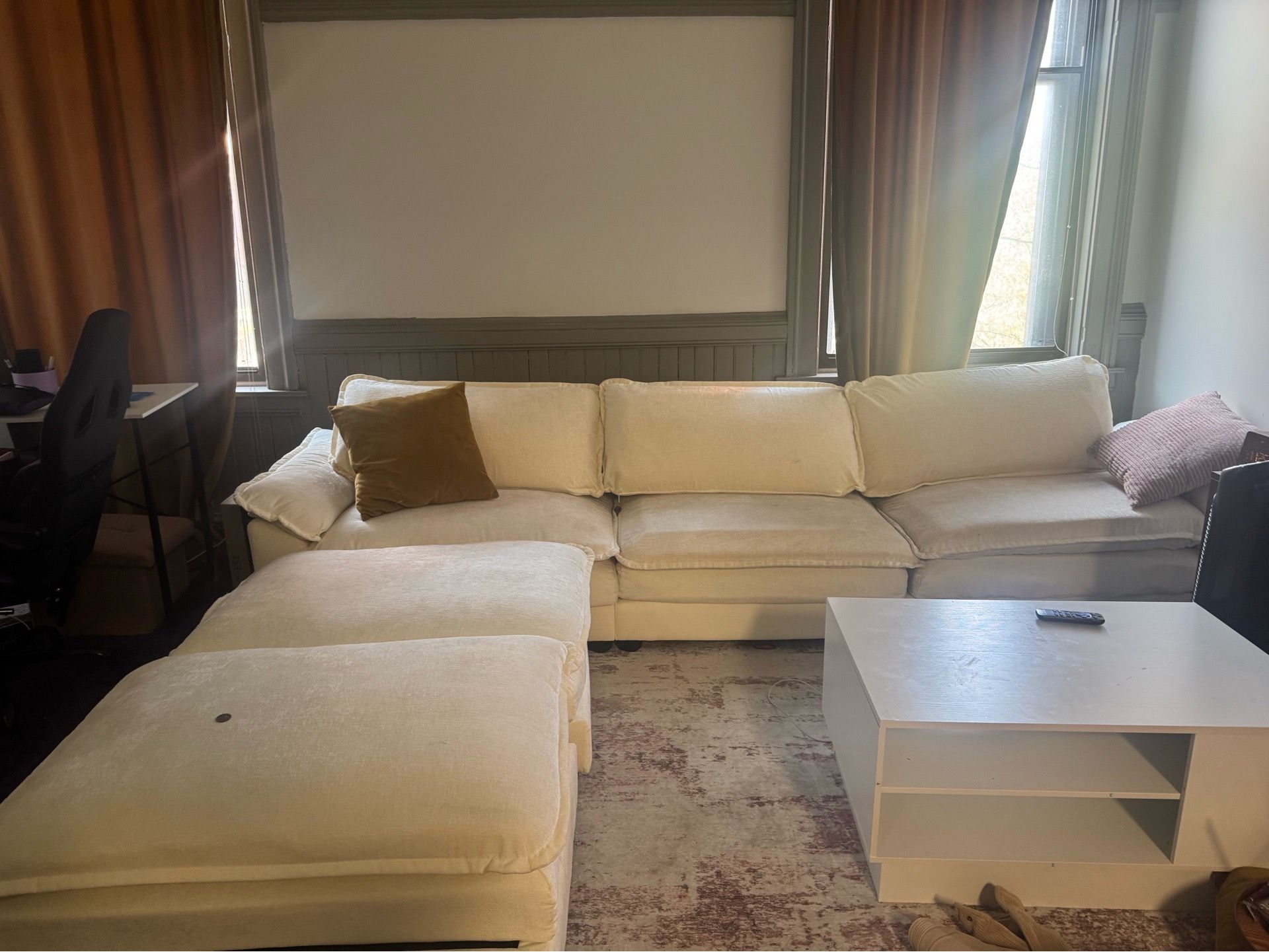 Cream colored 5 seater couch with 2 ottoman - photo 2