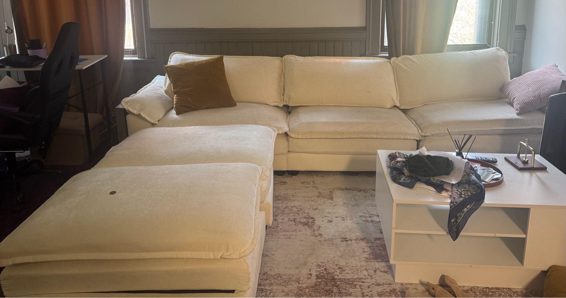 Cream colored 5 seater couch with 2 ottoman - photo 3