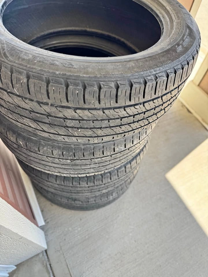 4 Kumho Crugen 235/55R19 Tires - $20 for all 4