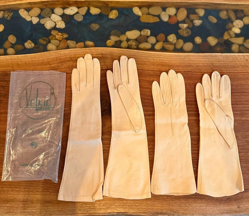 Collection of vintage ladies leather gloves from Italy and Franc