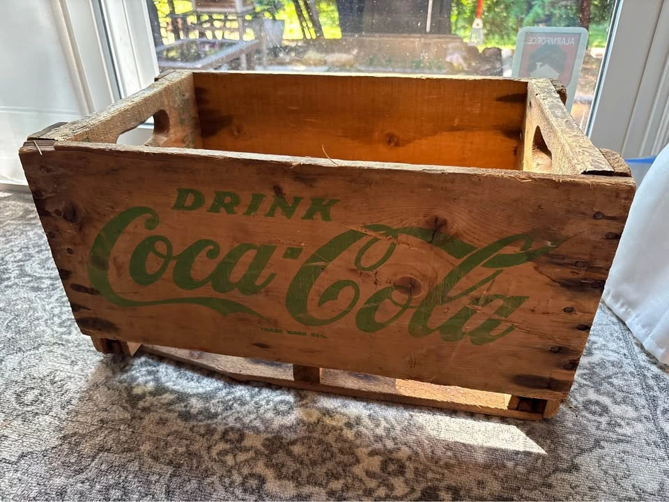 Vintage 1964 Canadian Market Coca-Cola Wooden Crate - photo 2