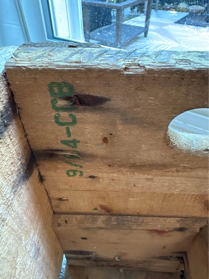 Vintage 1964 Canadian Market Coca-Cola Wooden Crate - photo 4
