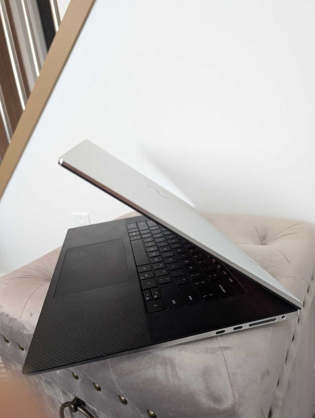 Dell XPS 17 4k ultra I7 - photo 3