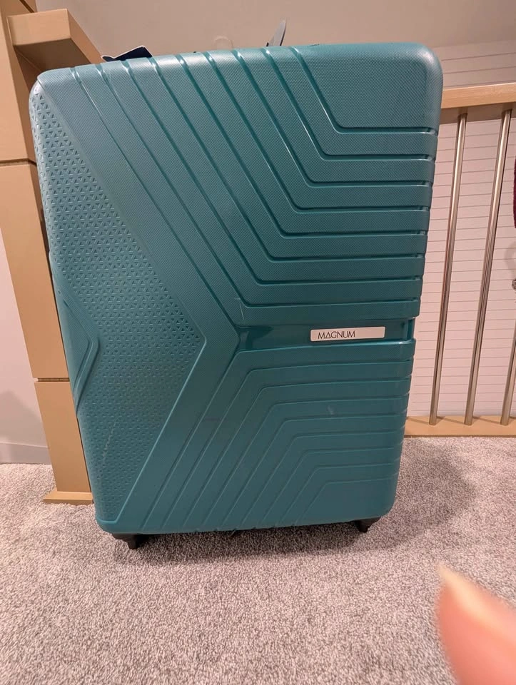 23 kg suitcase - photo 2