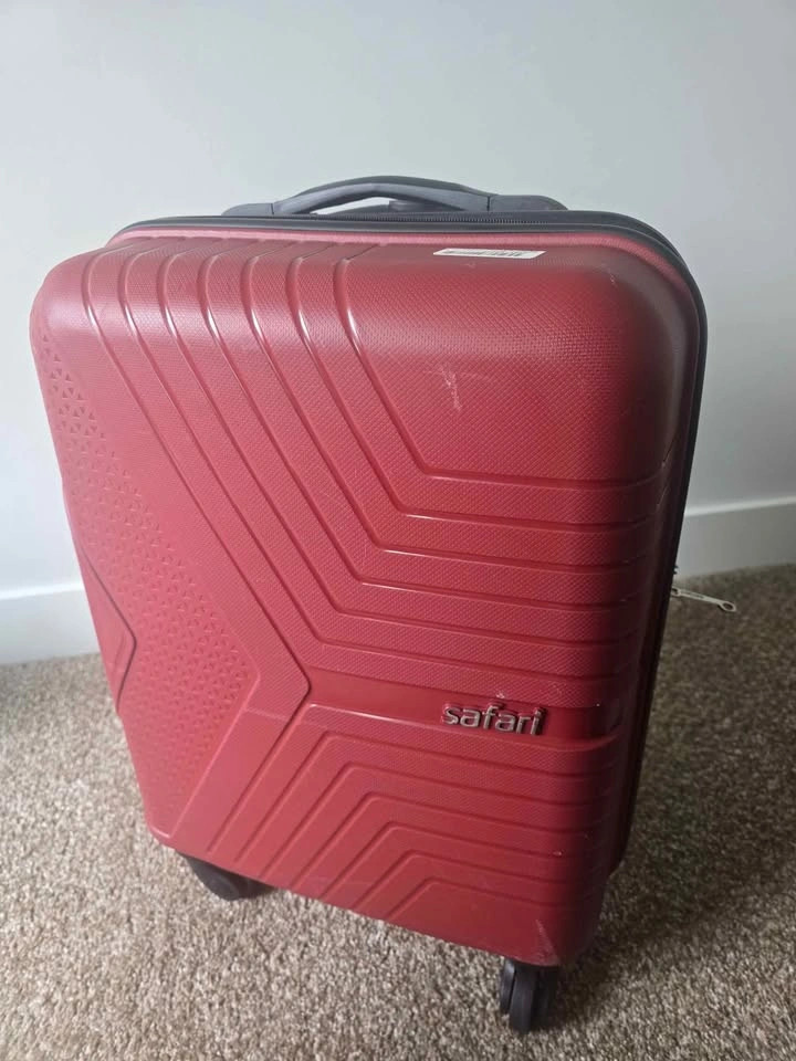 Red Safari Hard Shell Suitcase - photo 2