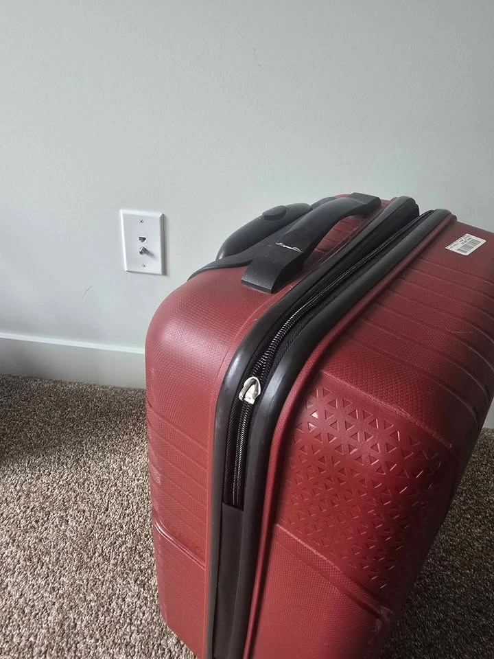 Red Safari Hard Shell Suitcase - photo 4