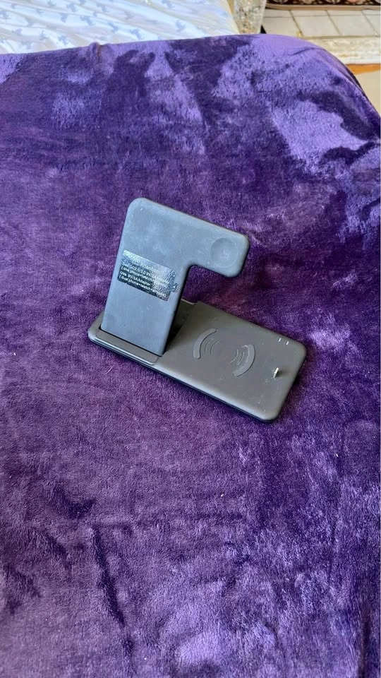 3 in 1 iQ charger for your iPhone
