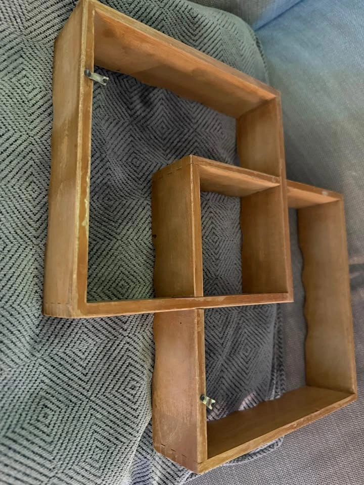Vintage MCM interlocking Knick knack wall shelf - photo 3