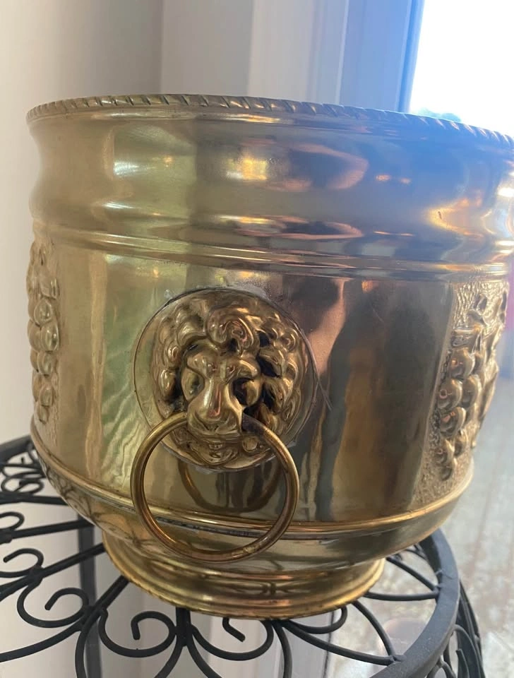 Vintage Peerage, England Brass Planter with Lion’s Head & Ring H - photo 5