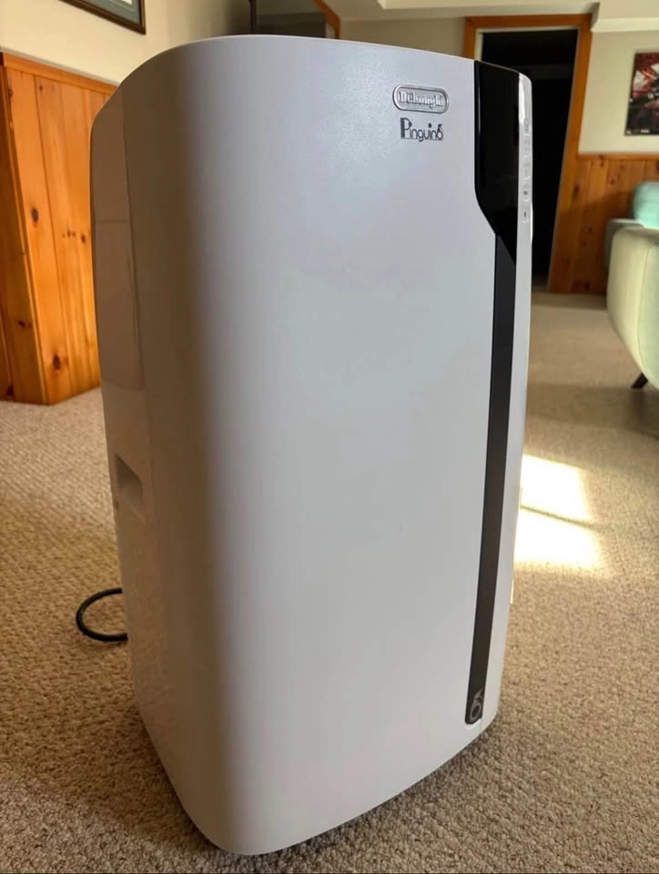 DeLonghi 14,000 BTU Portable Air Conditioner / Dehumidifier - photo 3