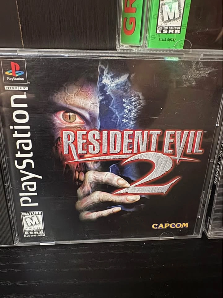 Resident Evil Trilogy (PS1) 1, 2, 3 Nemesis - photo 2