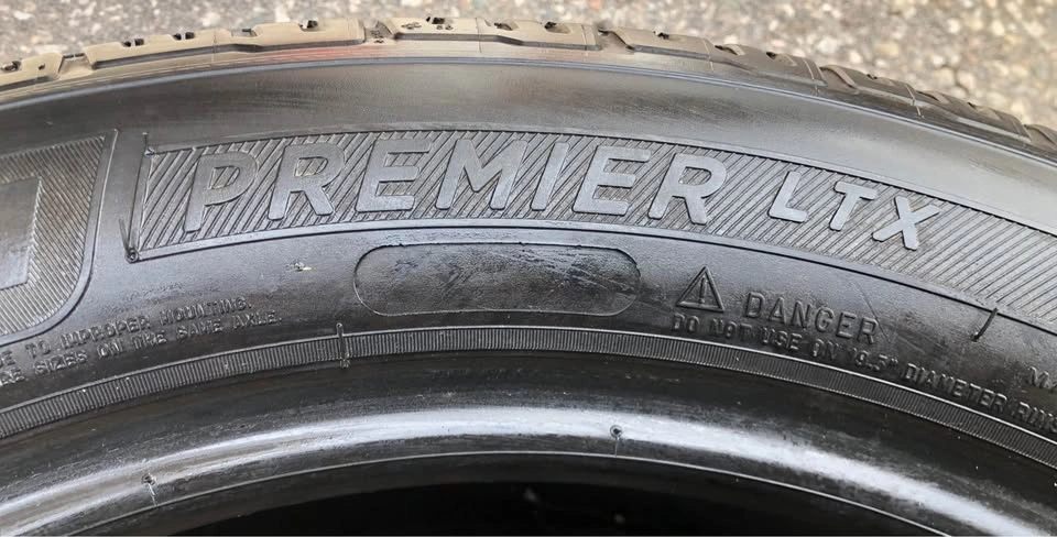 235/55/19 MICHELIN SINGLE ALL SEASON TIRE - photo 3