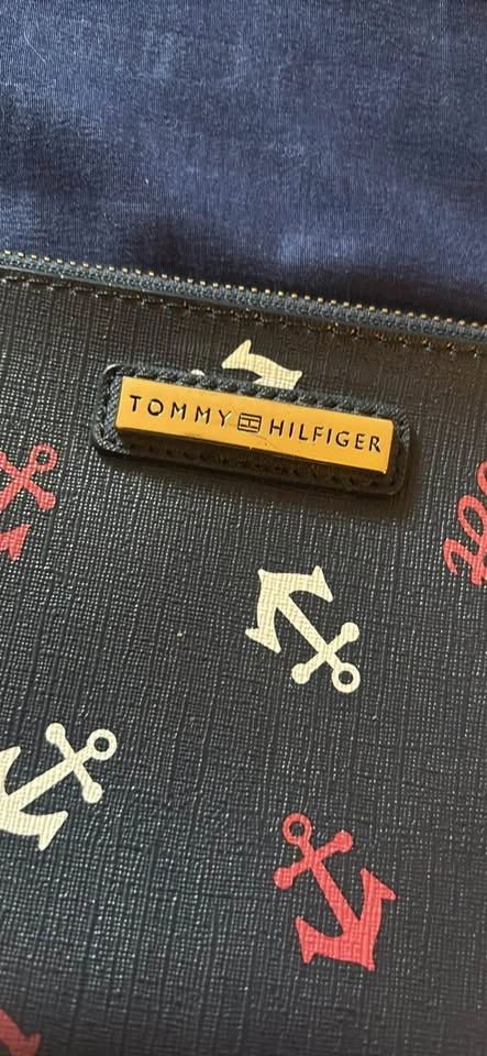 Tommy Hilfiger clutch - photo 2