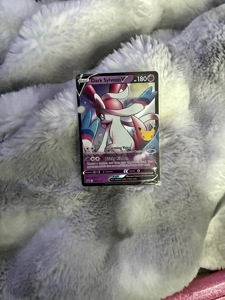 Dark Sylveon -LOOKING FOR TRADES