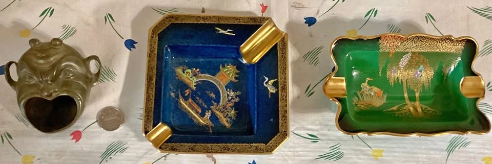 3 Vintage Collectible Ashtrays 1 Japanese Brass and 2 ceramics b