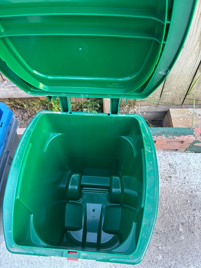 Niagara Region Recycling Bins - photo 2