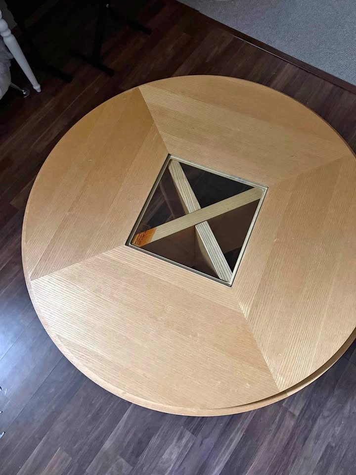 Round table
