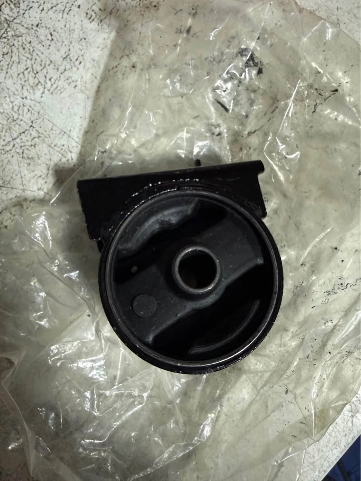 Front engine mount - photo 2