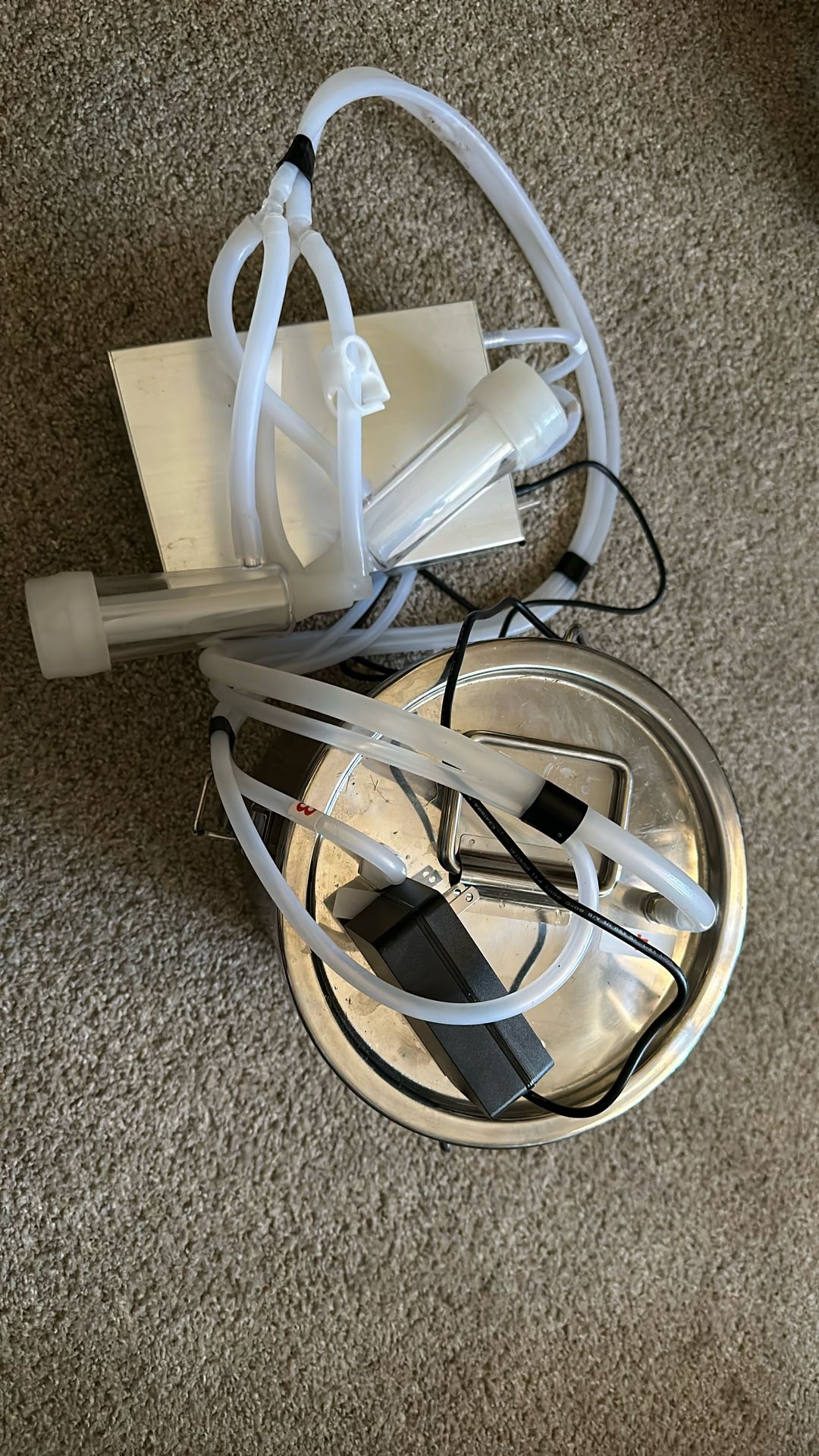 Goat and sheep milking machine, brand new, never used.