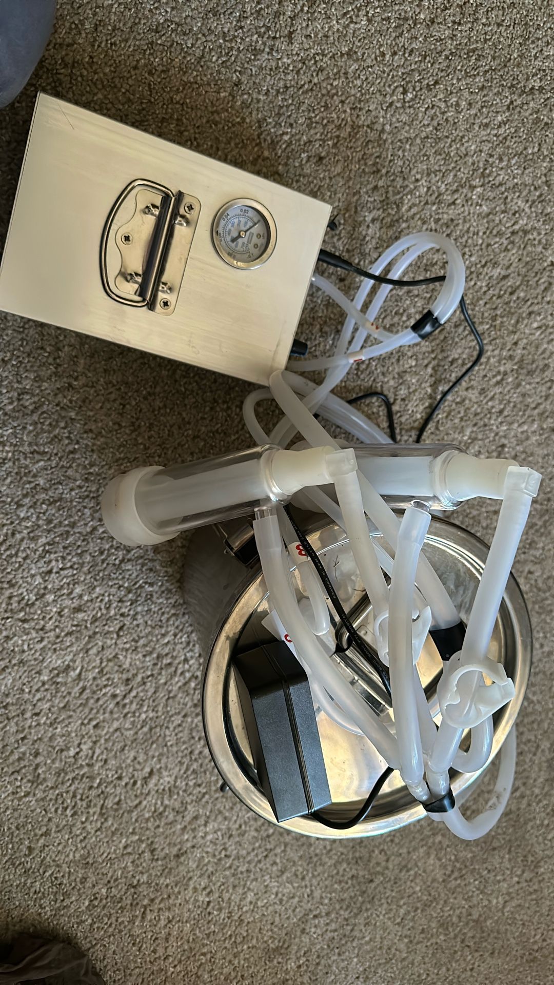 Goat and sheep milking machine, brand new, never used. - photo 3