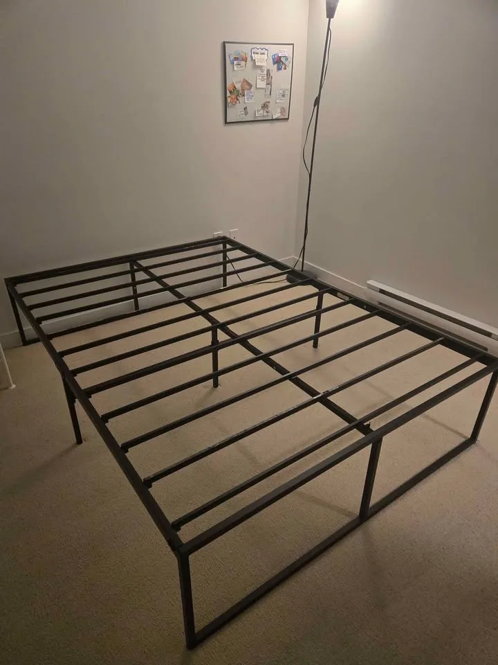 Full Size Bed Set – Mattress + Base + Extras Included image indicator(5)