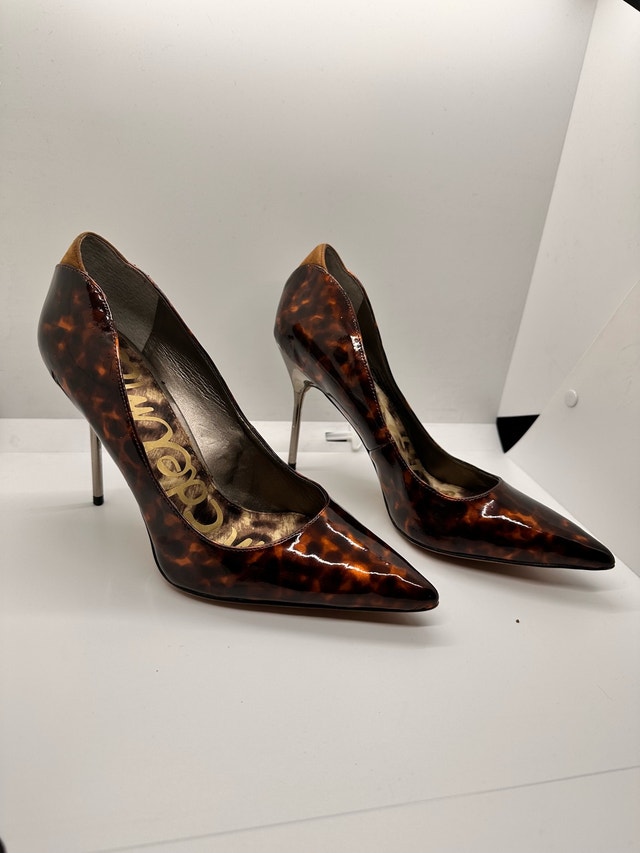 Sam Edelman Tortoiseshell Patent Pointed-Toe Pumps with Silver S - photo 3
