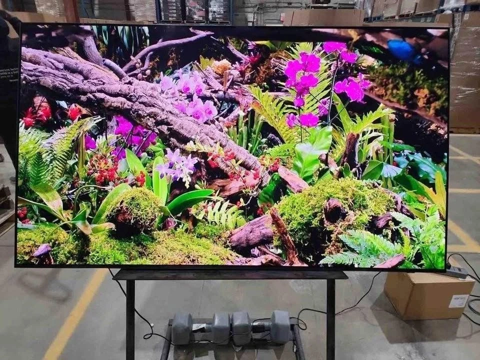 Samsung S90F 65” OLED 4K Smart TV - Like New - photo 2