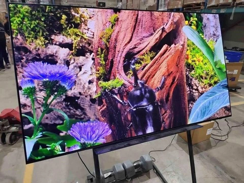Samsung S90F 65” OLED 4K Smart TV - Like New - photo 3