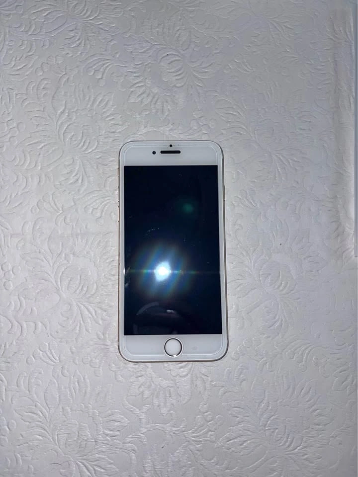 iPhone 6 (16GB, Rose Gold) Bundle – Carrier Unlocked