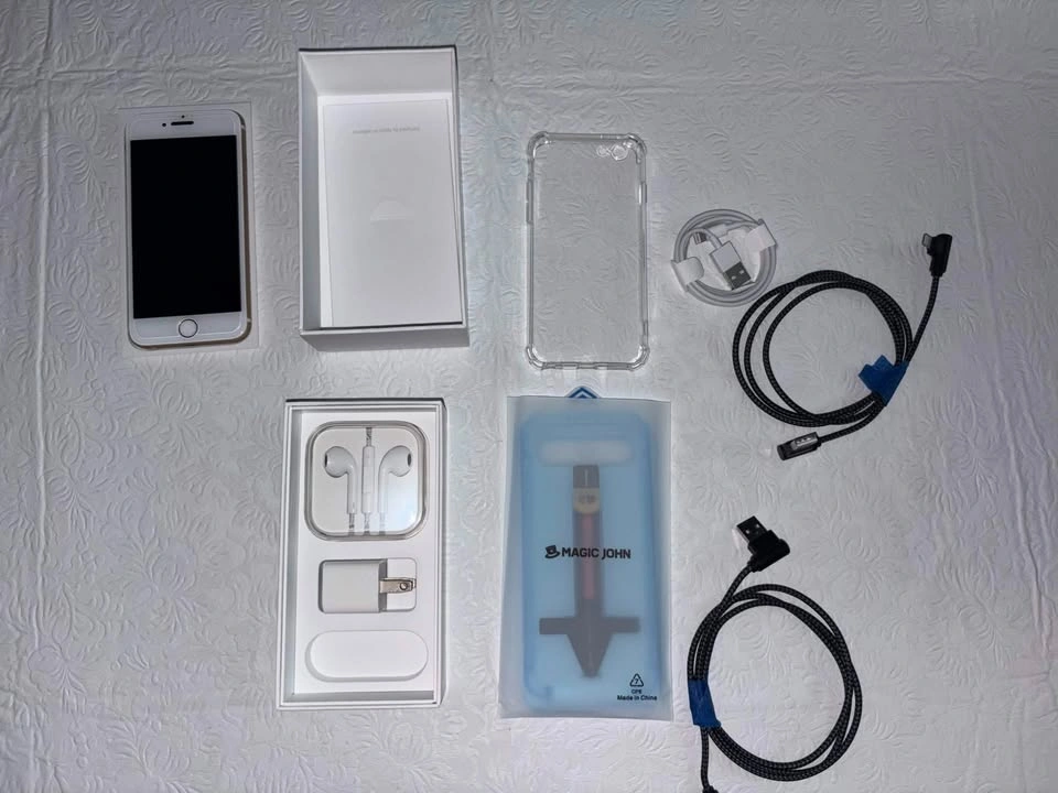 iPhone 6 (16GB, Rose Gold) Bundle – Carrier Unlocked - photo 3