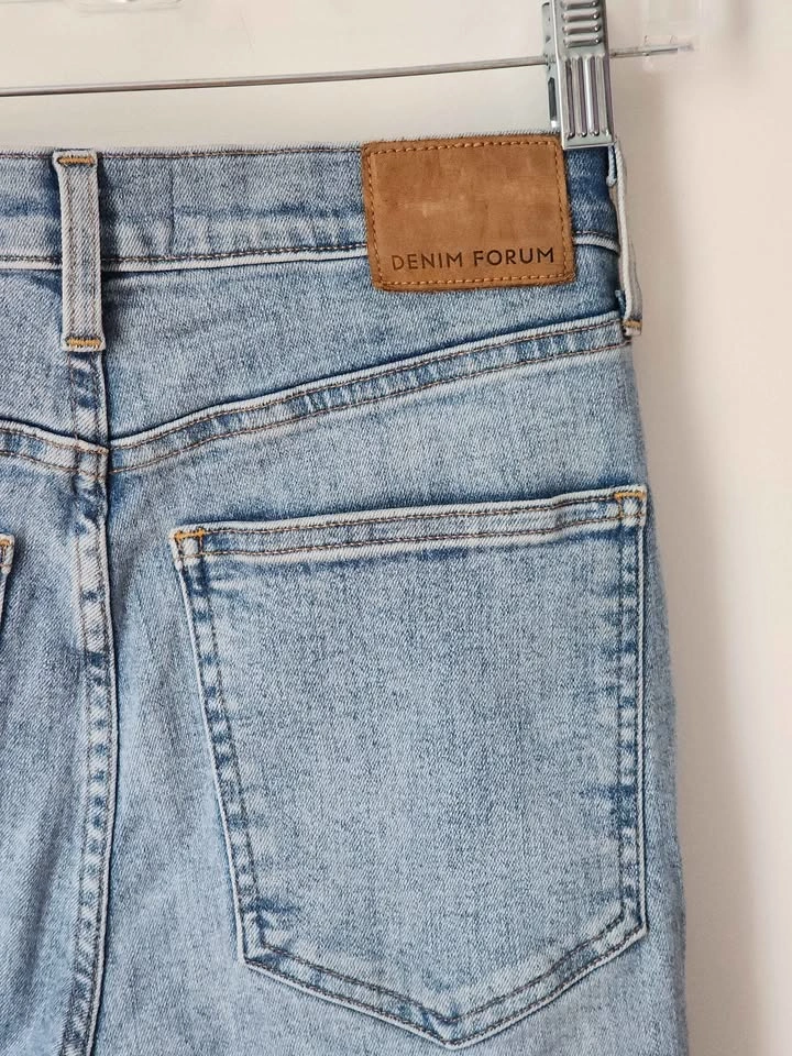 Aritzia Denim Forum Lola Hi-Rise Skinny Jeans – Size 29W - photo 2