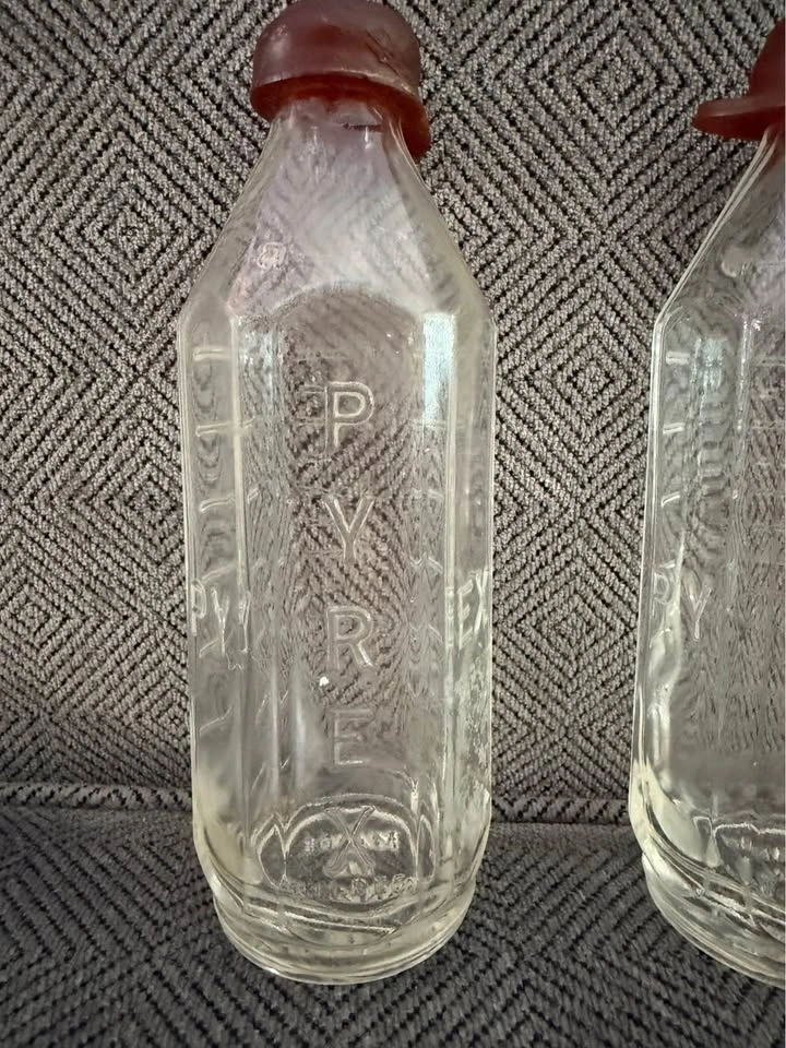 Antique PYREX baby bottles - photo 3