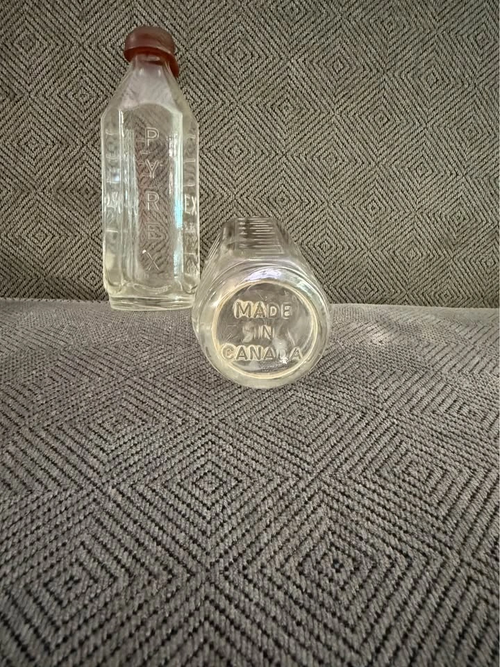 Antique PYREX baby bottles - photo 4