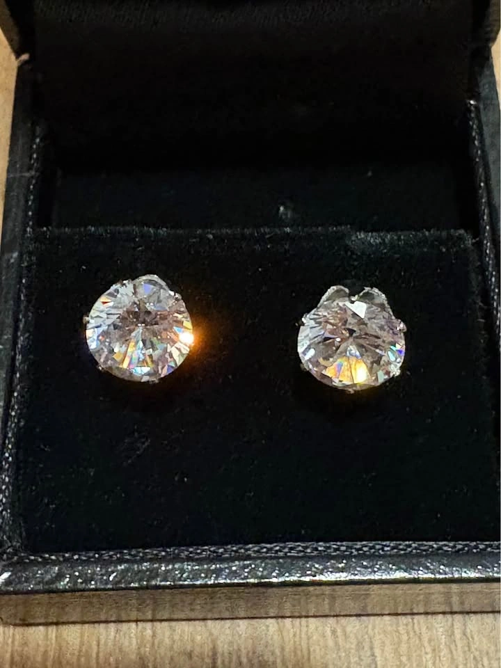 Costume jewelry - photo 3
